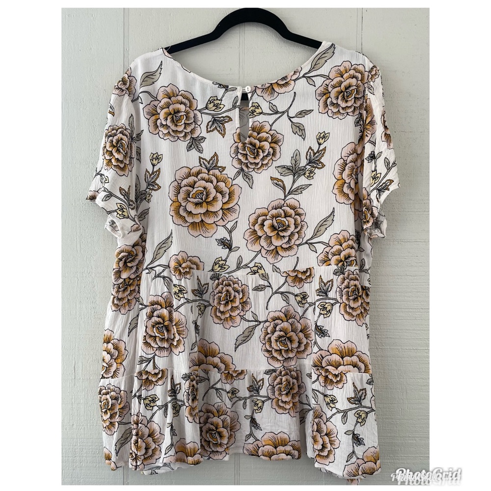 Plus Size Blush Floral Ruffle Blouse - Picture 4 of 4